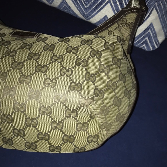 *SOLD* Ladies Authentic Gucci crossbody bag - Picture 11 of 13
